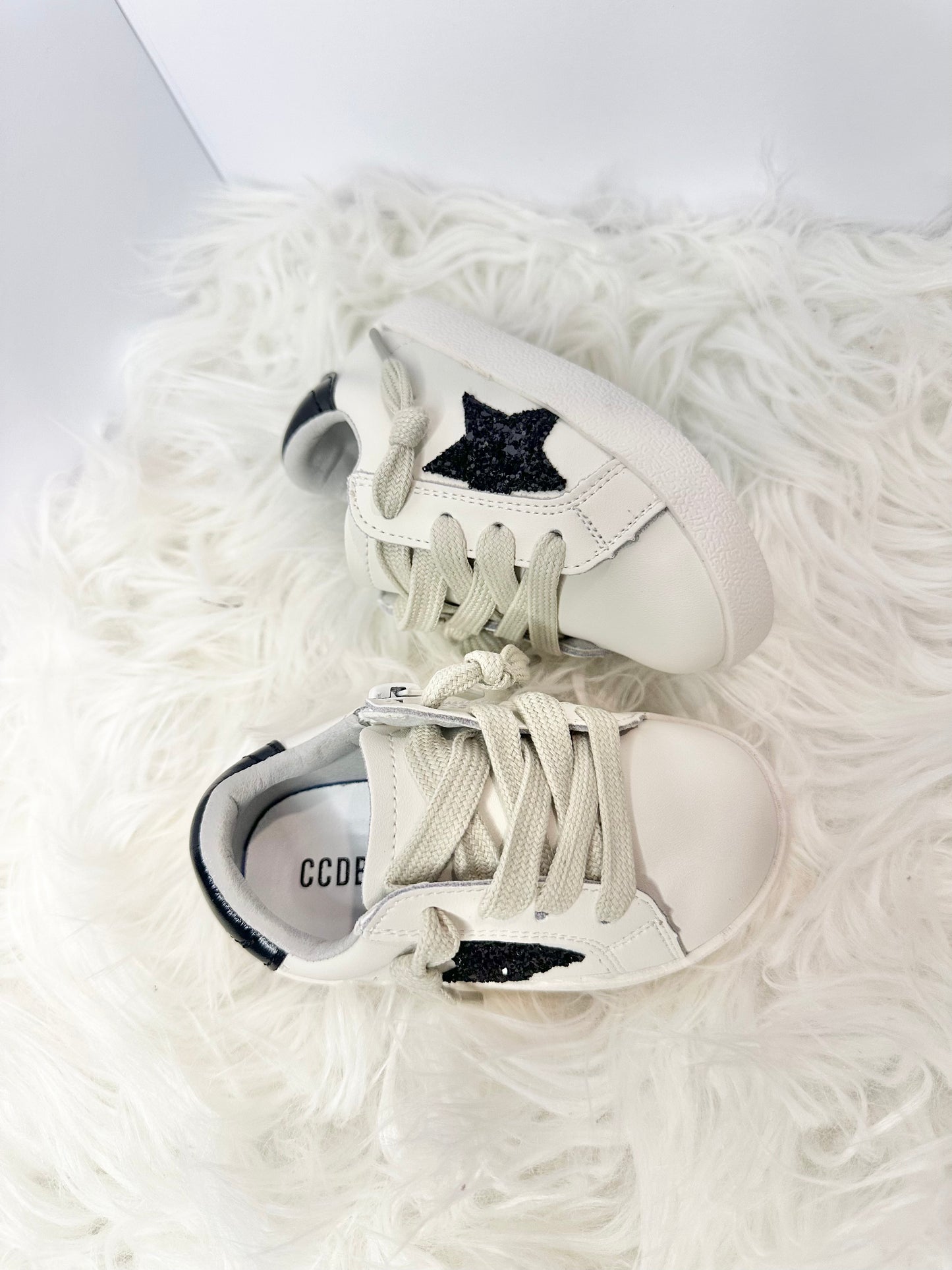 Simple black girls sneaker