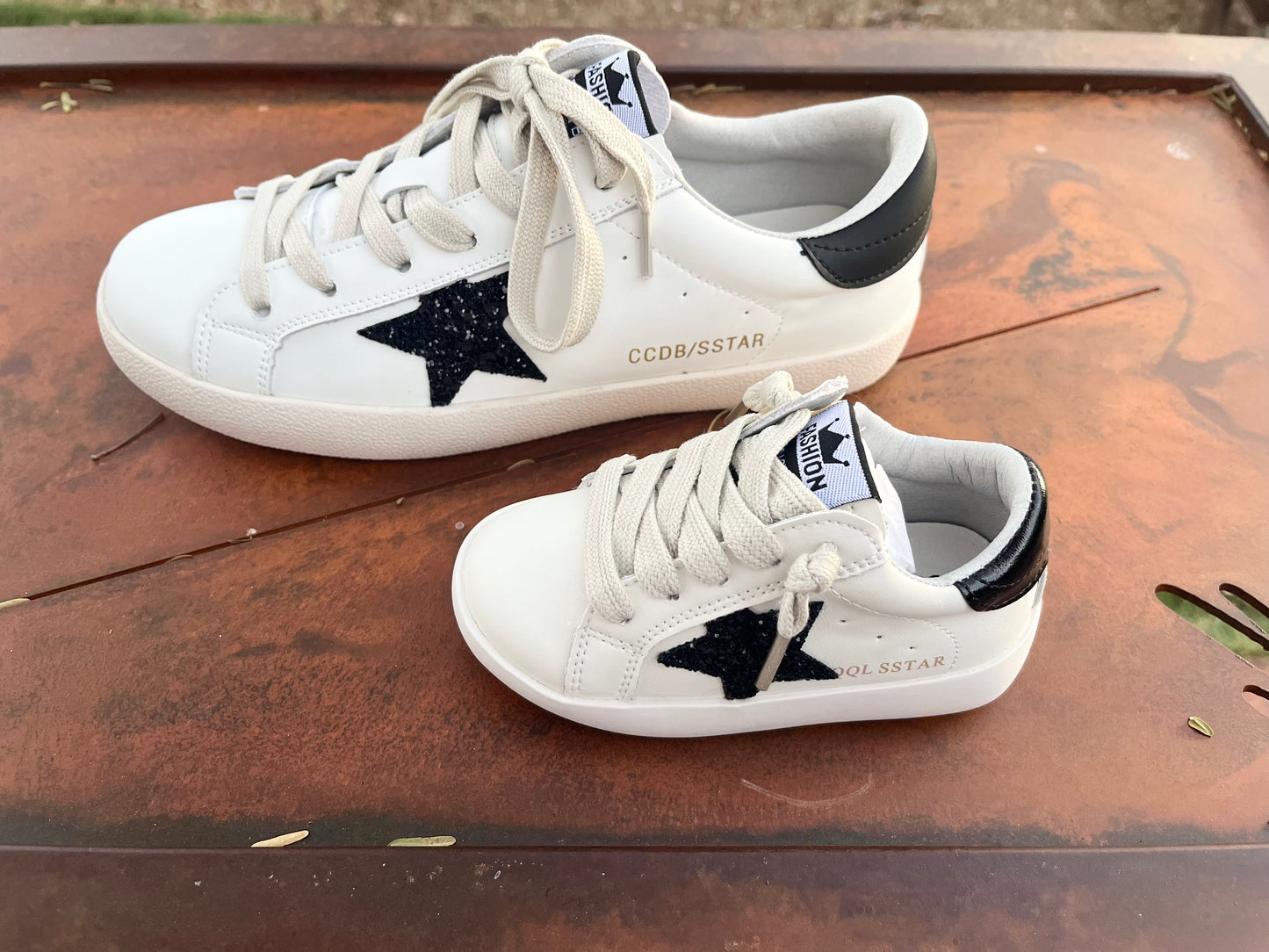 Simple black mama sneaker