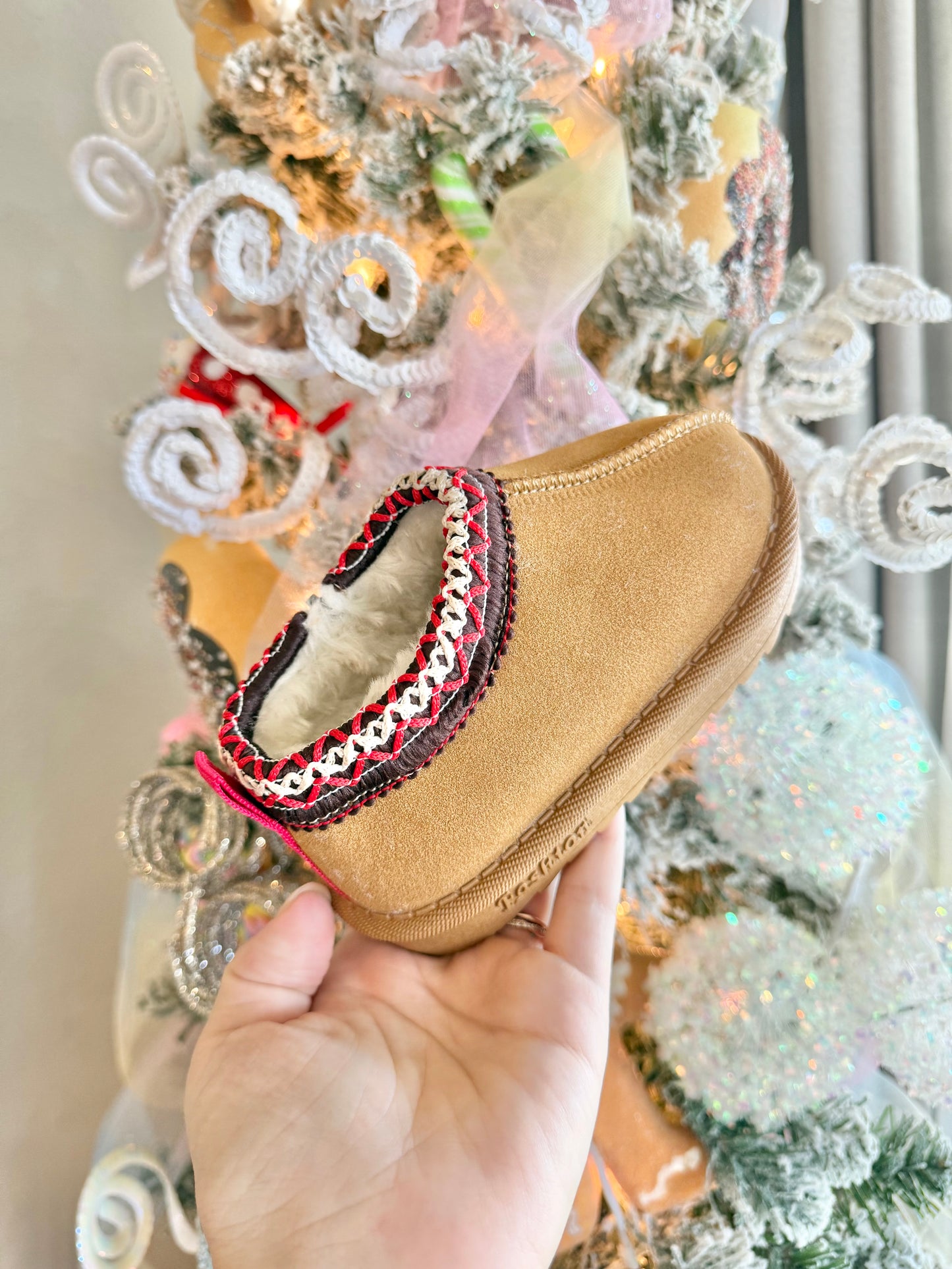 Slip on fur lined with zip