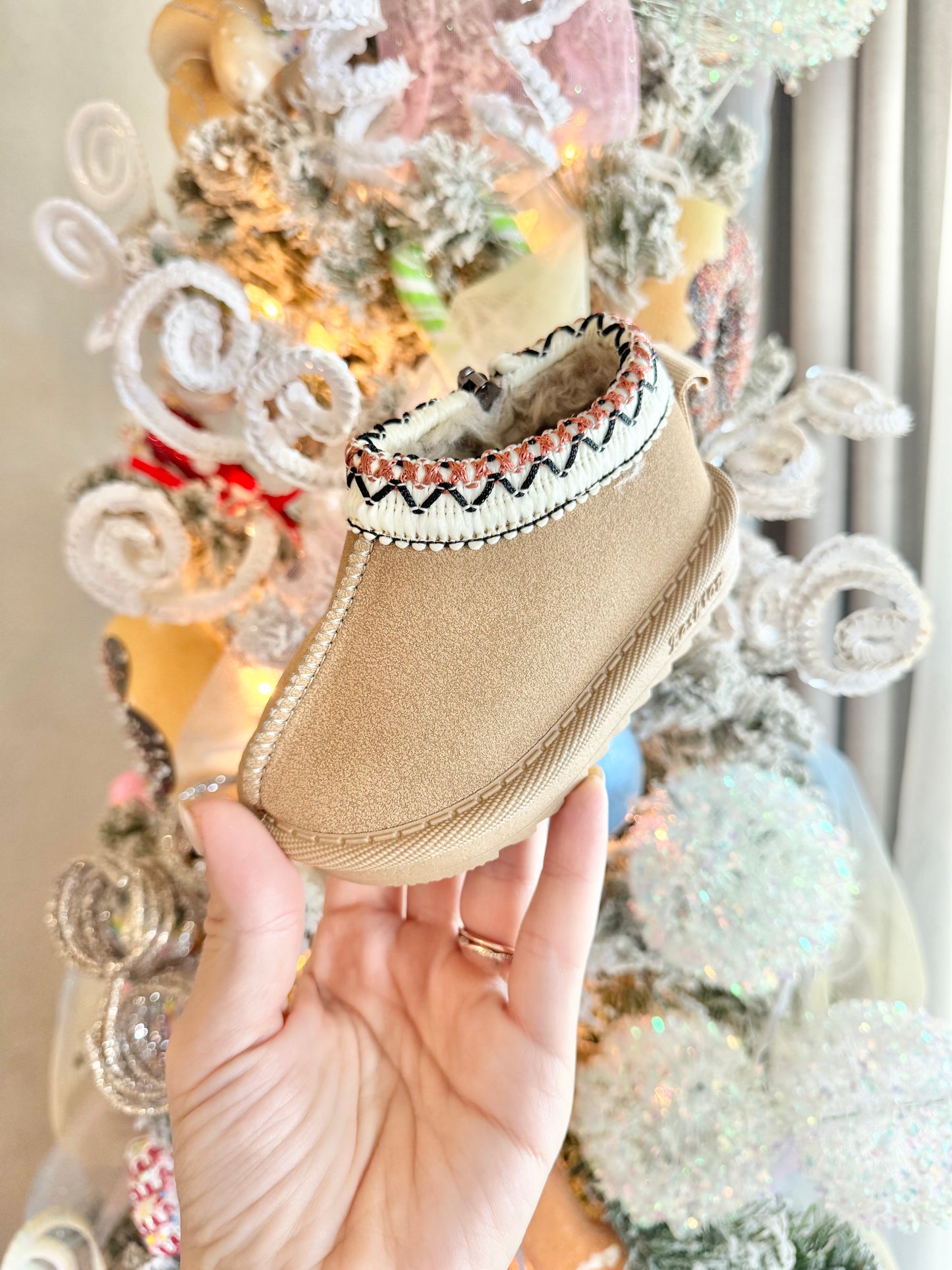 Slip on fur lined with zip